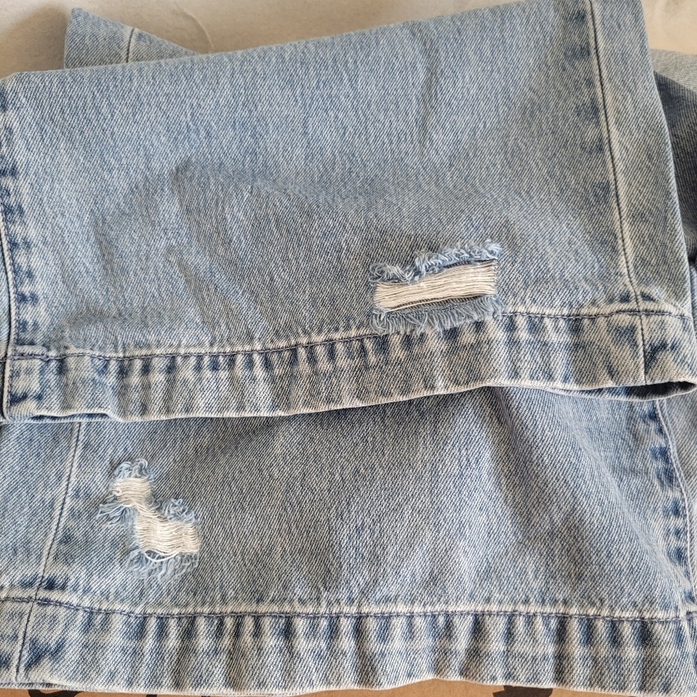 Hidden Women’s Distressed Jeans Size 30 Light Wash Classic 32" Wideleg with belt - Picture 6 of 9
